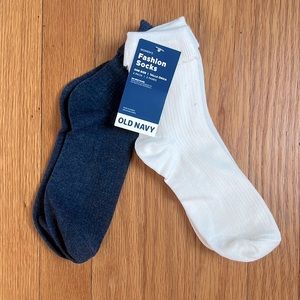 BOGO Scalloped ribbed-knit crew socks THREE- 2-packs navy/white women’s ONE SIZE